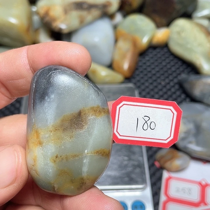 未镶嵌和田玉挂件180