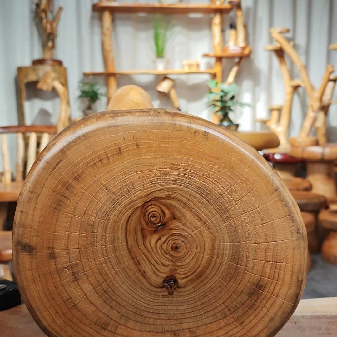 流***水木（非红木类）香樟木三角凳