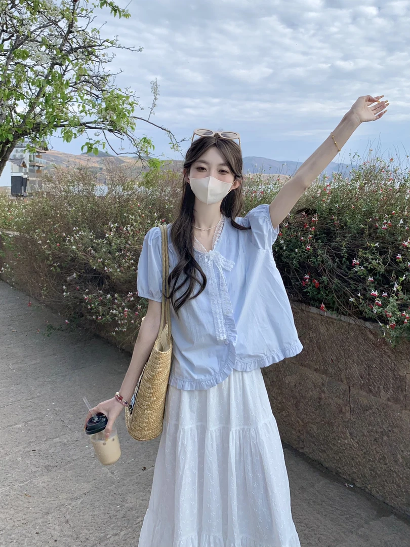 蓝色木耳边蕾丝上衣女新款夏日多巴胺法式小资娃娃衫田园风衬衫