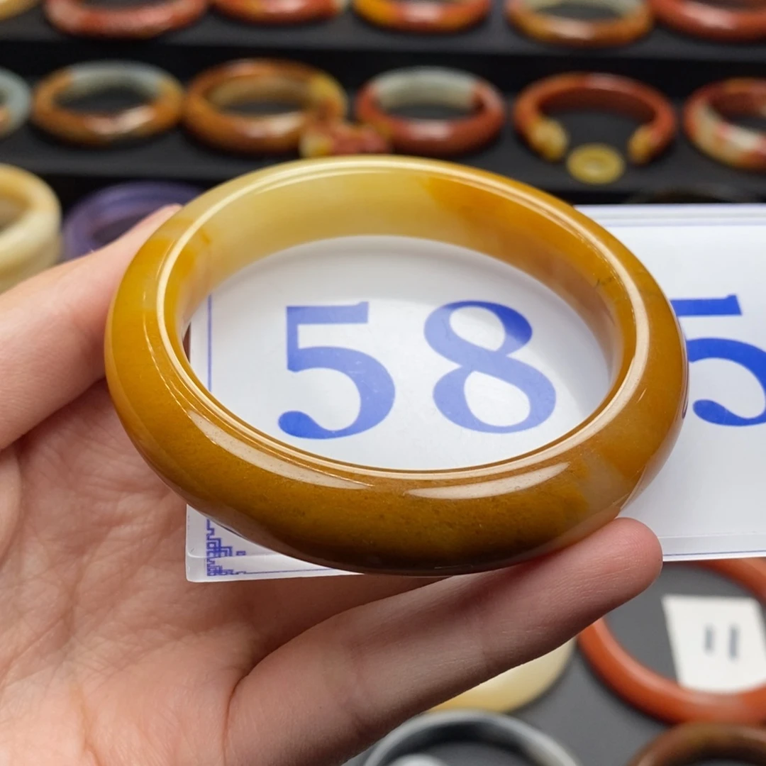 石英质玉（黄龙玉）手镯未镶嵌