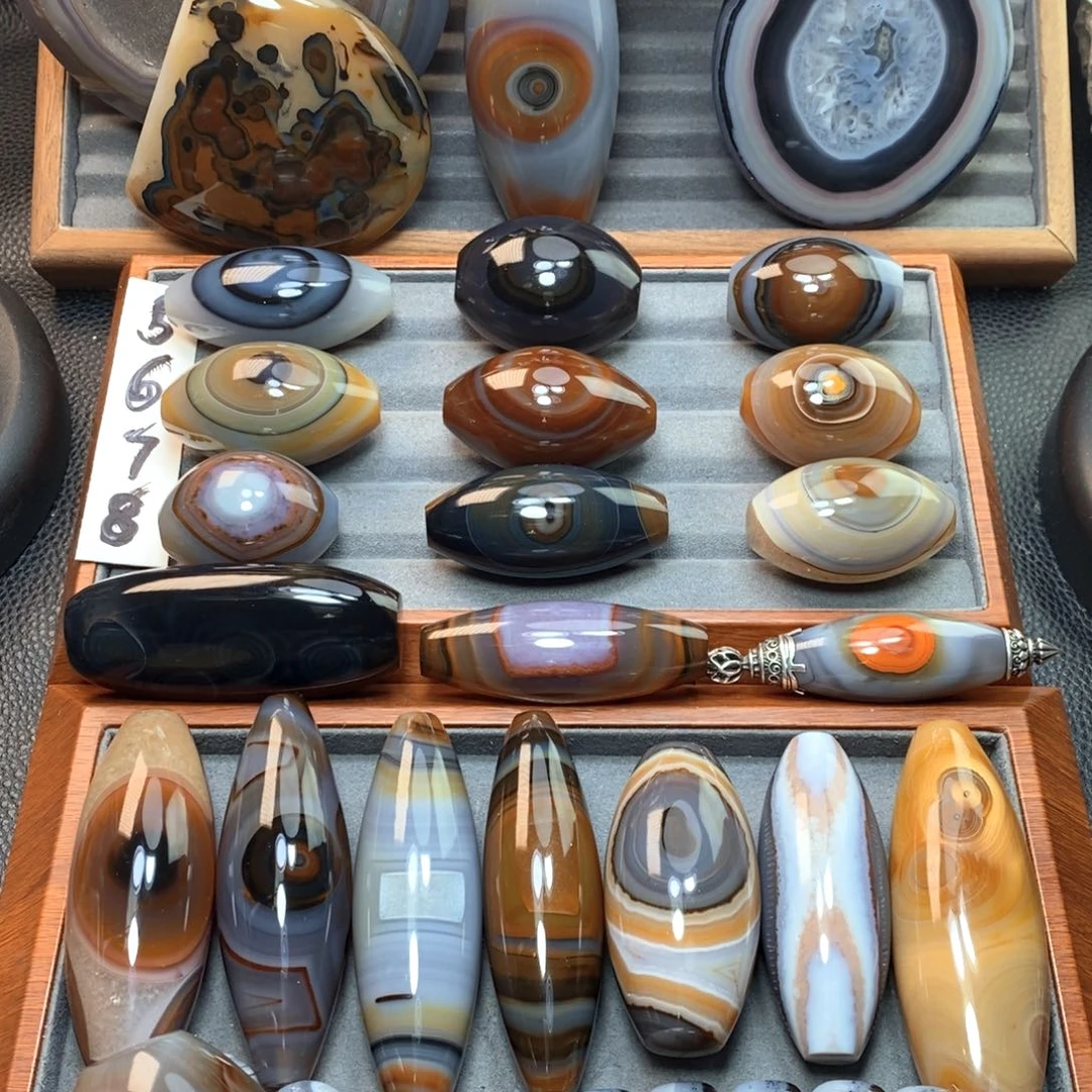 玛瑙/玉髓未镶嵌珠宝奇石