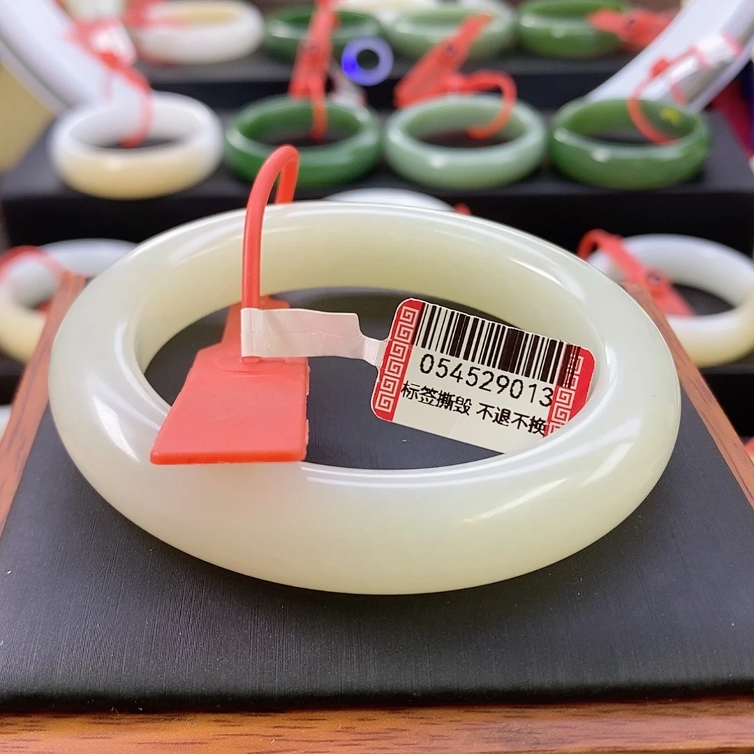 和田玉未镶嵌手镯56.7