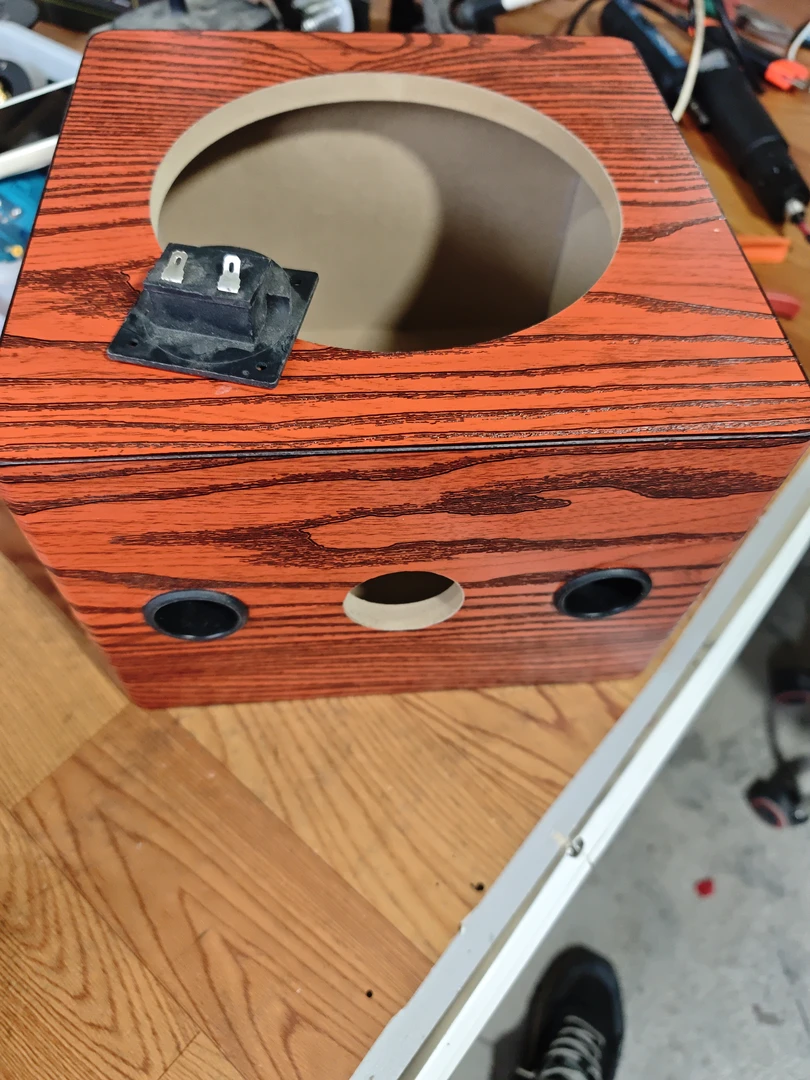 准新品  8寸音箱外壳一个的价格。