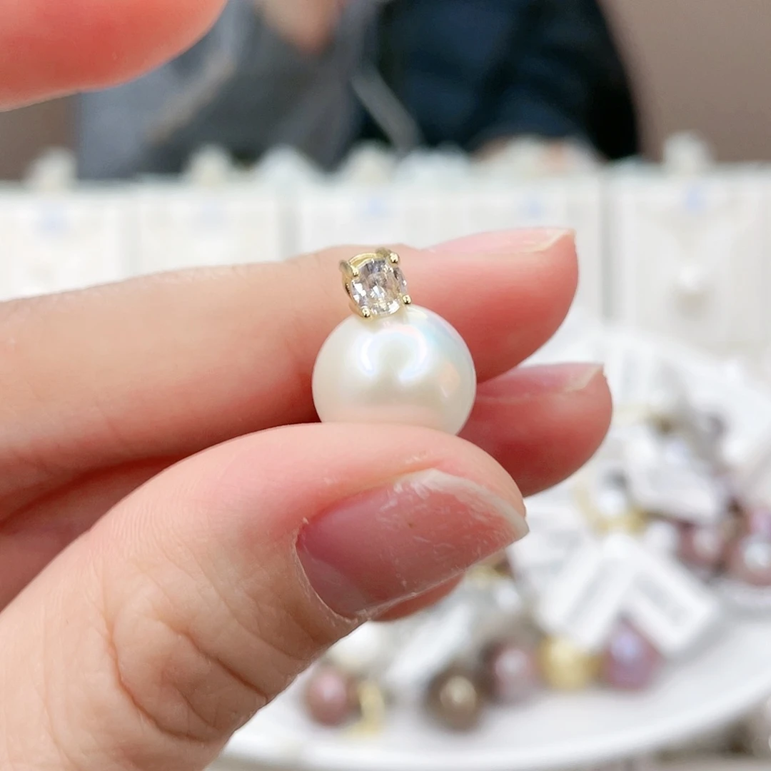 淡水珍珠吊坠(赠链)未镶嵌