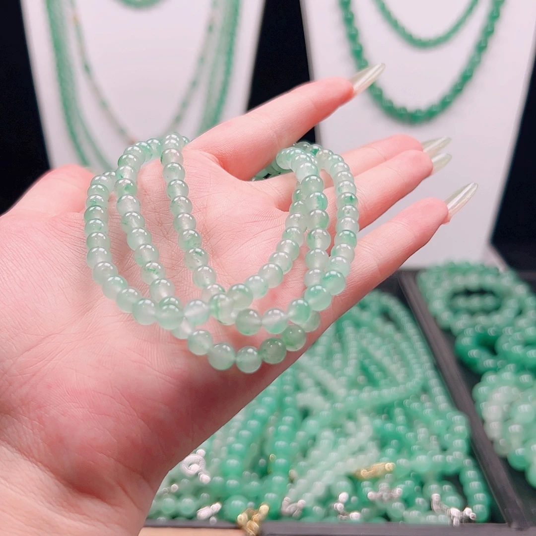 石英质玉（非洲翠）未镶嵌项链