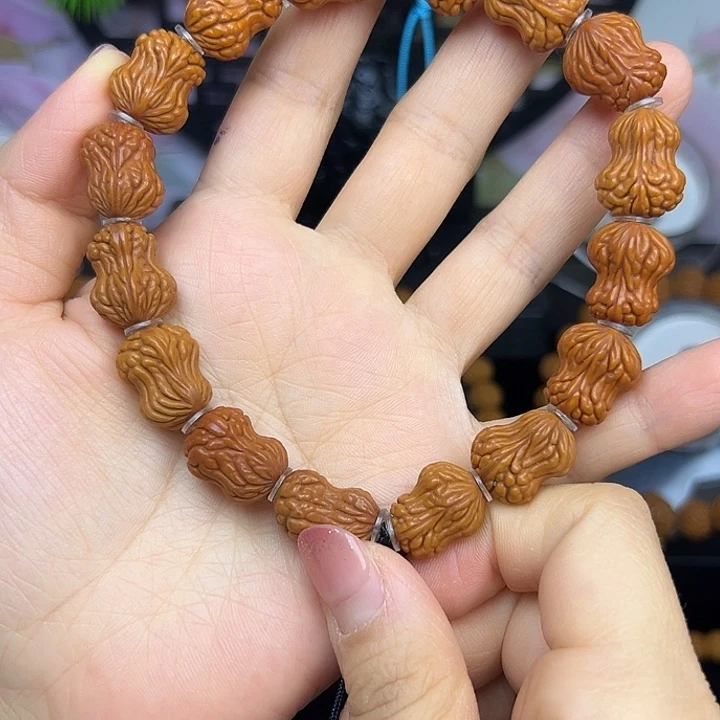 桃核吊坠龙纹桃核手持