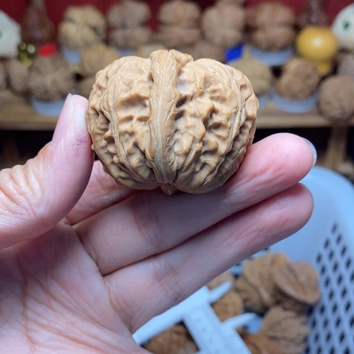 给***花文玩核桃把件文玩