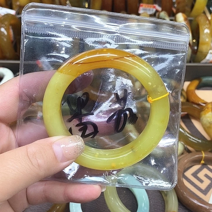 未镶嵌透闪石-蛇纹石玉手镯番****）