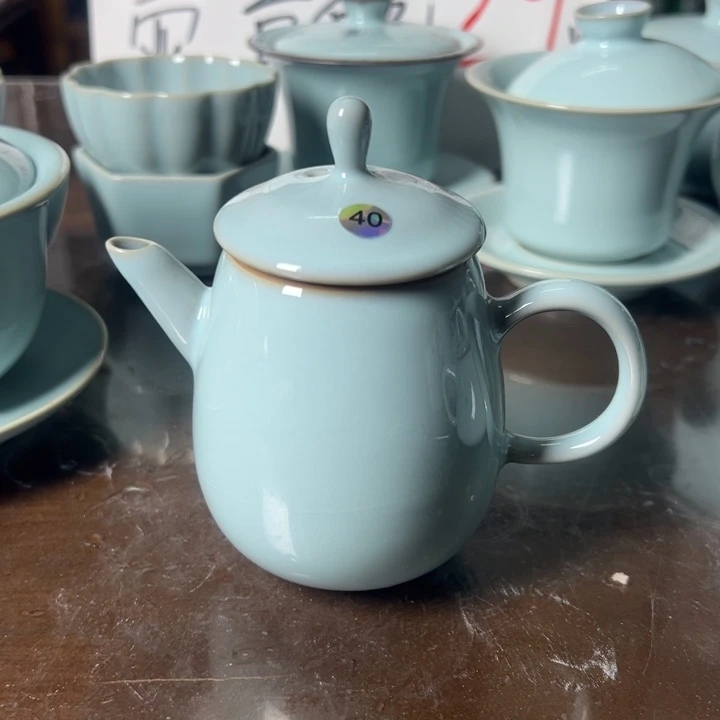 40号高乐不腻特步咯哦哦