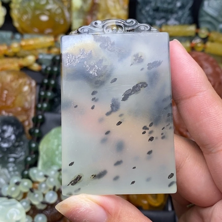 仰***风蛇纹石玉未镶嵌颈饰