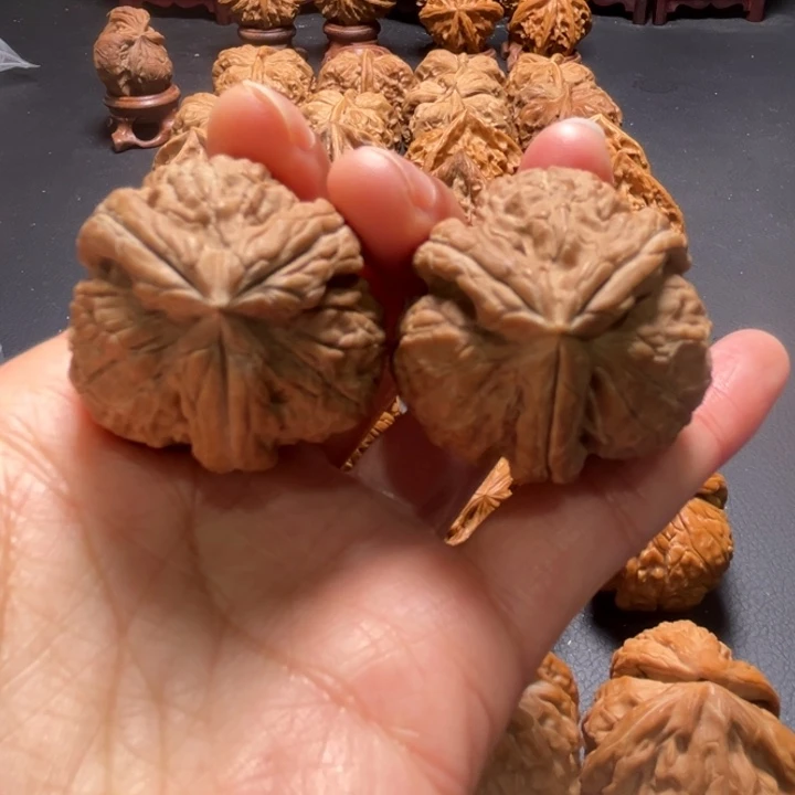 云石元宝三棱35尺寸全家福核桃