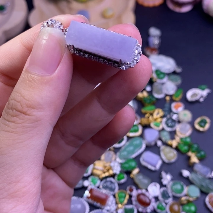 颈饰未镶嵌翡翠雪**111