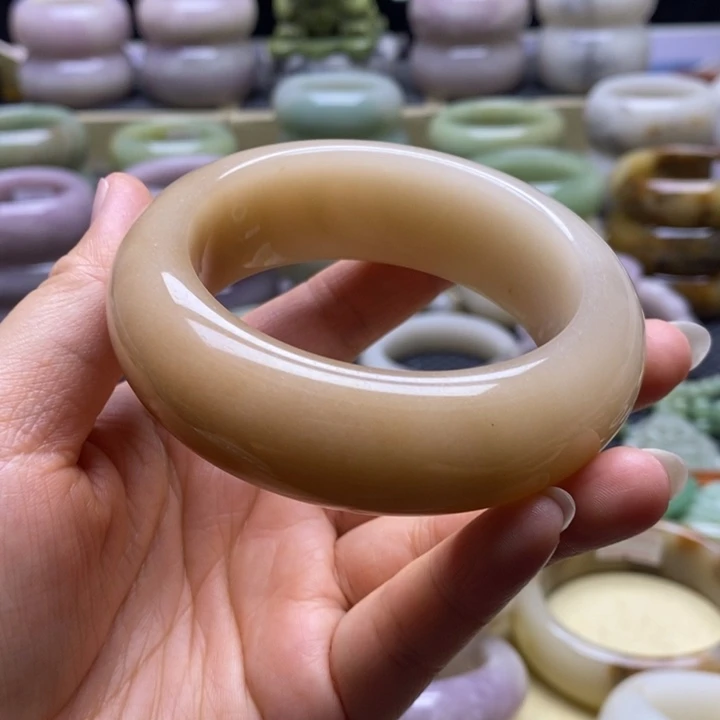 石英质玉未镶嵌手镯