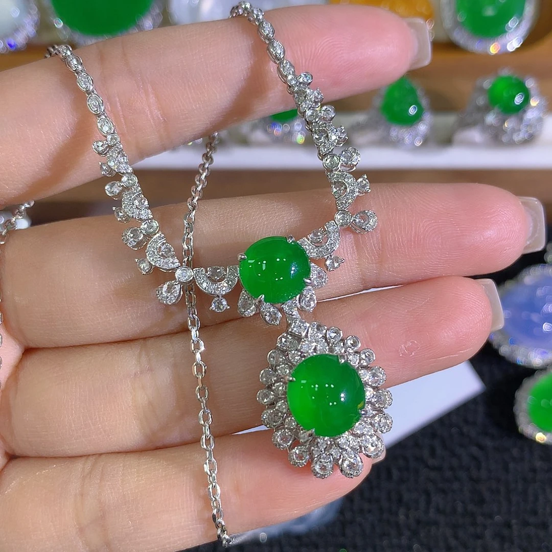 翡翠18K金镶嵌颈饰套链