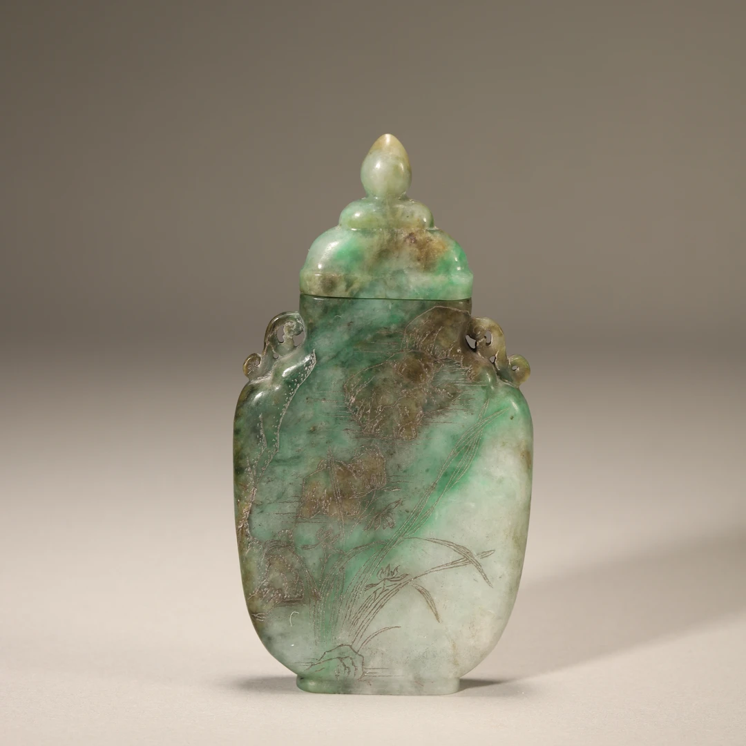 Lot29清代 翡翠刻诗文盖瓶