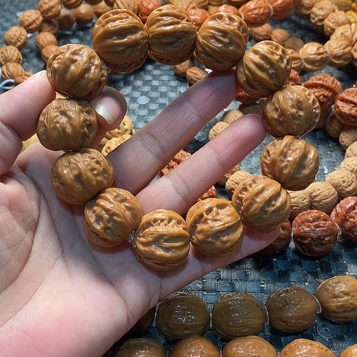 东***哥手串文玩核桃粗筋磨盘