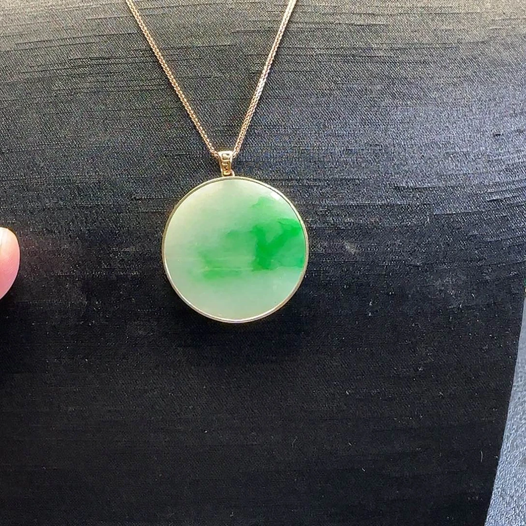 颈饰18K金镶嵌翡翠翡翠