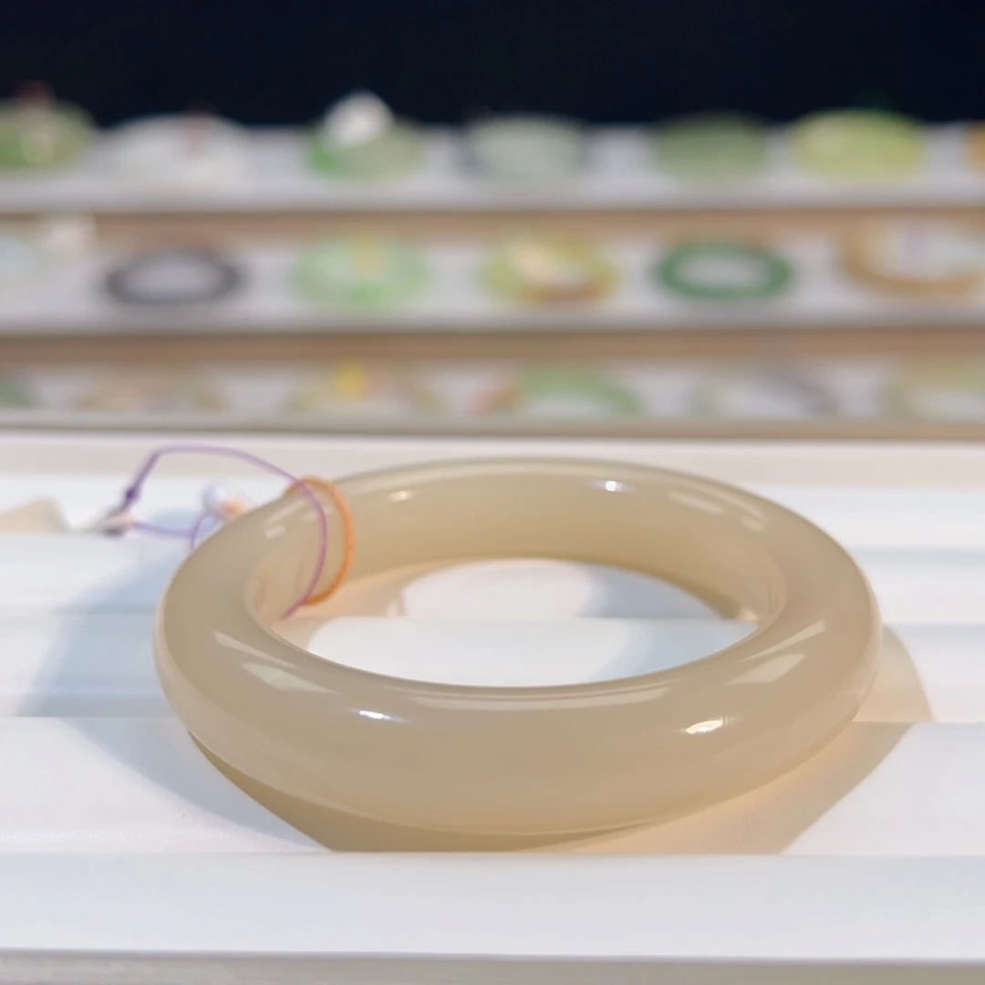 和田玉手镯未镶嵌  【红粉】