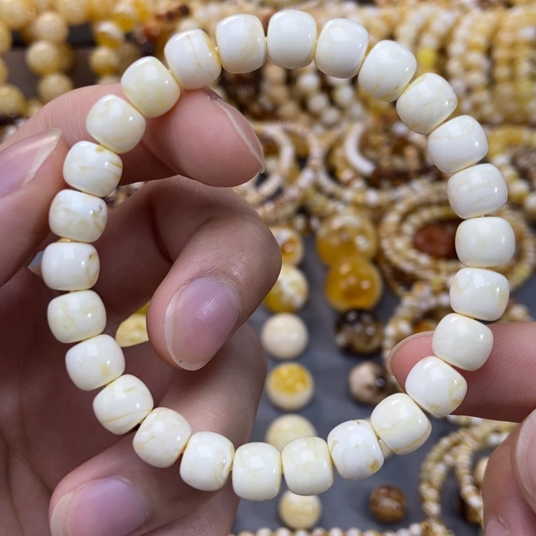 琥珀未镶嵌手链8.5mm尺寸瓷白浓蜡
