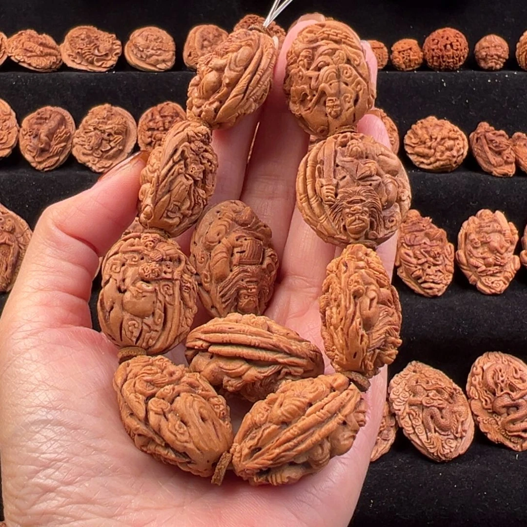 吊坠桃核昨****风桃核雕刻钟馗手串