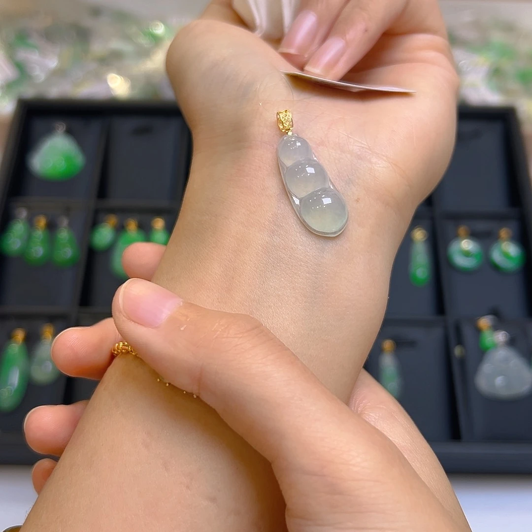 翡翠18K金镶嵌吊坠(不含链)我