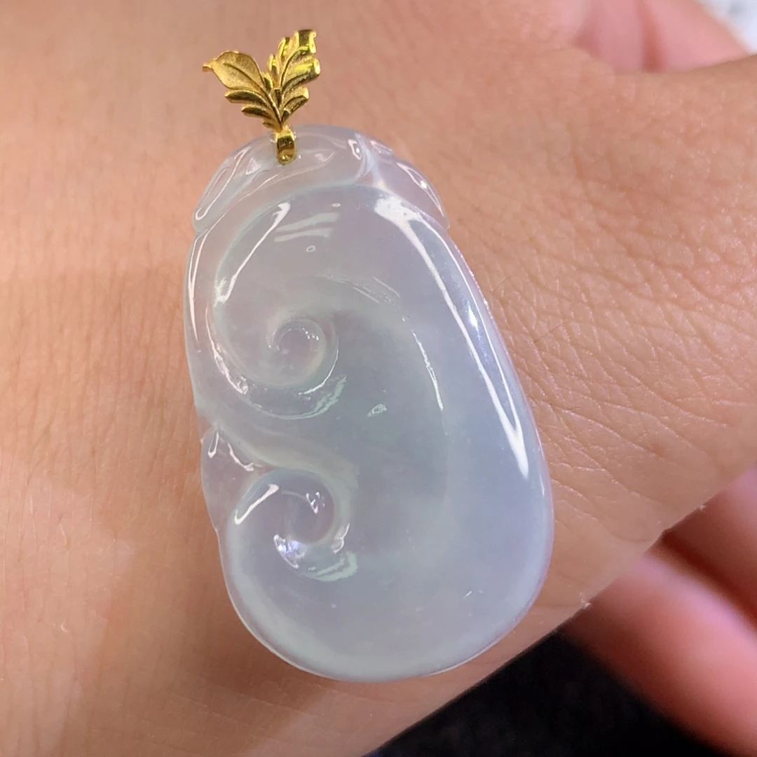 翡翠18K金镶嵌颈饰翡翠