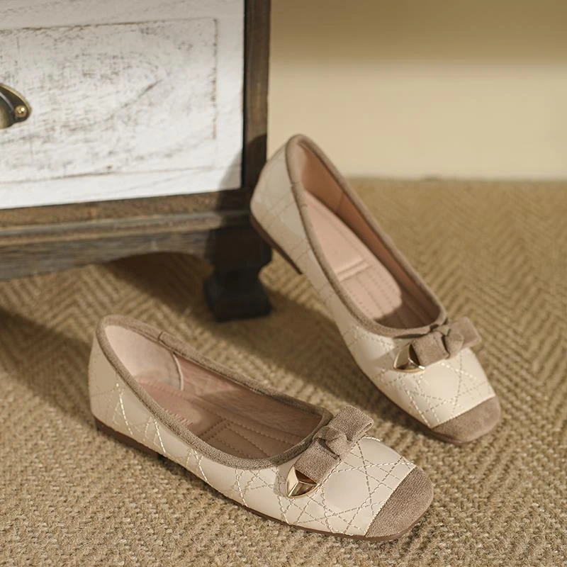 方头气质一脚蹬浅口气质百搭单鞋2025新款平底豆豆鞋软底大码女鞋