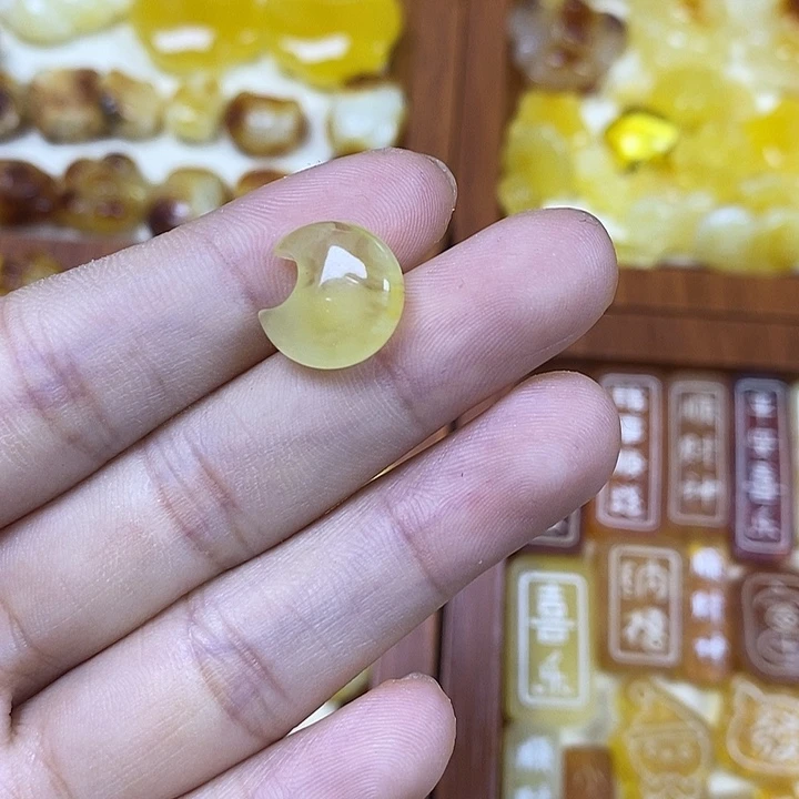 橄榄核吊坠小月亮42