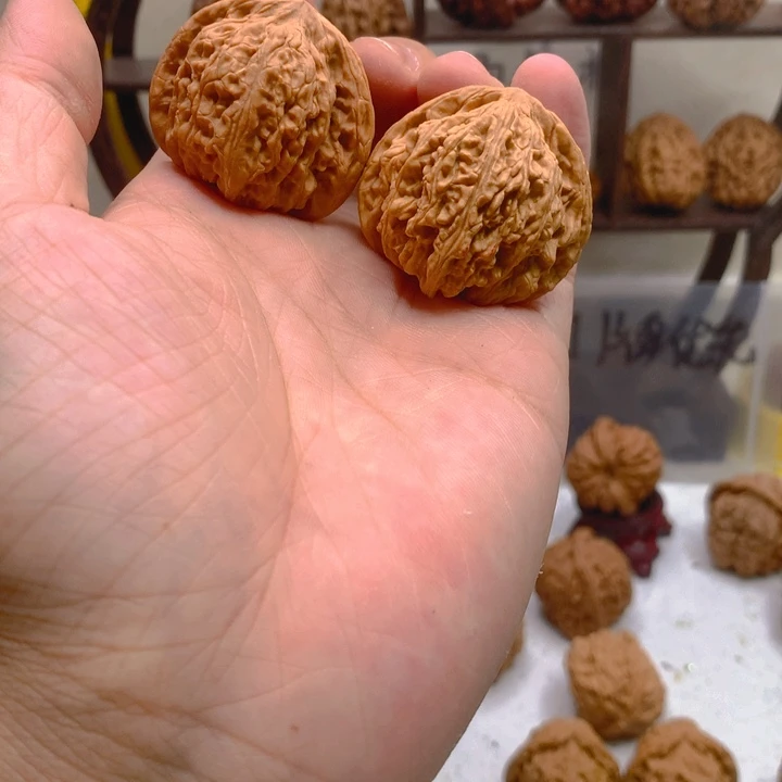 是***天吊坠文玩核桃密纹