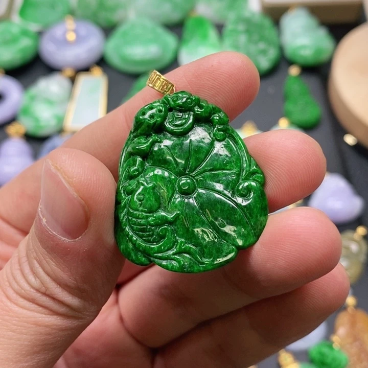 翡翠颈饰未镶嵌吊坠