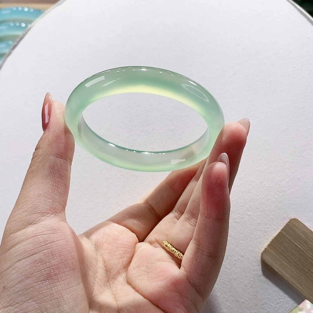 玛瑙/玉髓手镯未镶嵌54