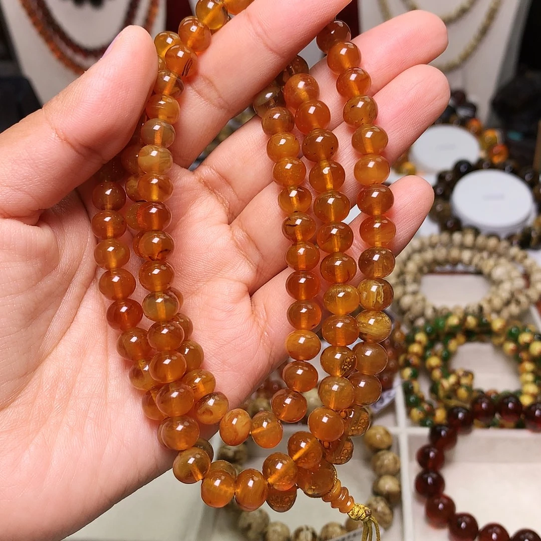 舞***面琥珀未镶嵌裸石抚顺琥珀