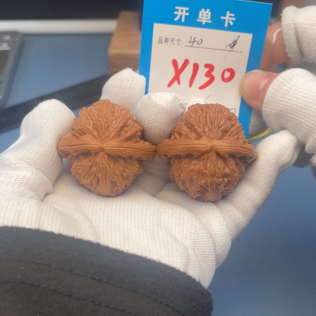 核桃文玩核桃白狮子