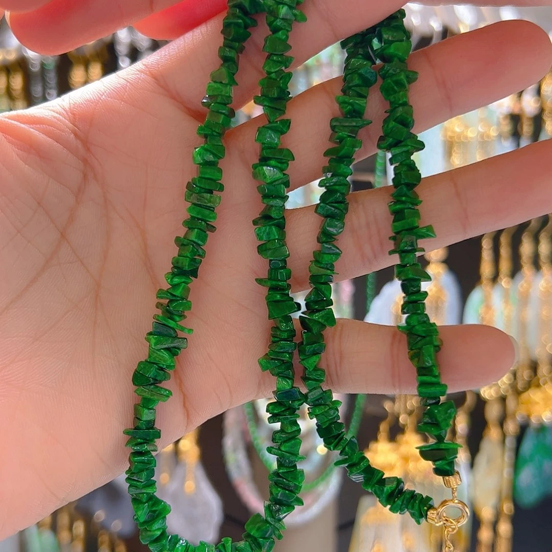 未镶嵌翡翠耳饰半*?