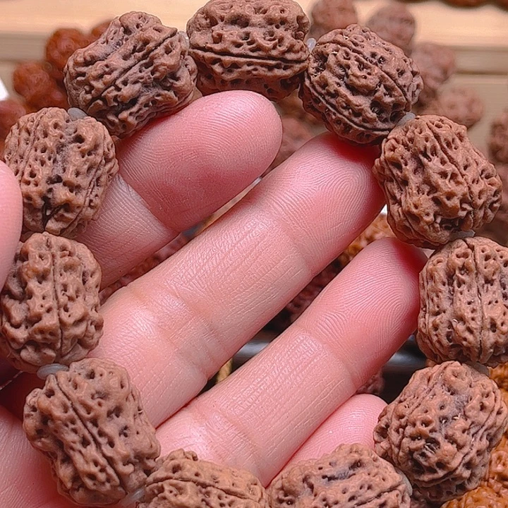 哒***哒金刚菩提手串Y056/17/5