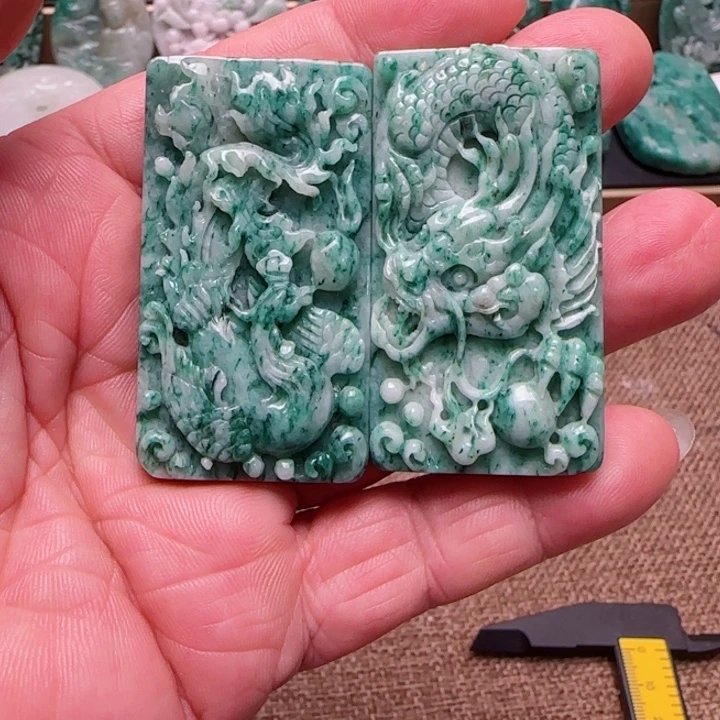 独山玉未镶嵌颈饰