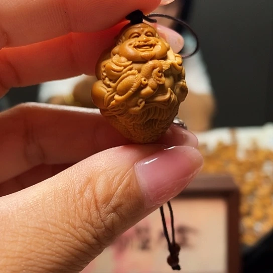 橄榄核等各种材料组成了