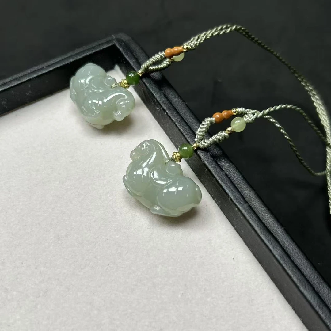 【睿泽赏宝】和田玉小马吊坠有瑕/多样性发一26*18*10KS0080229