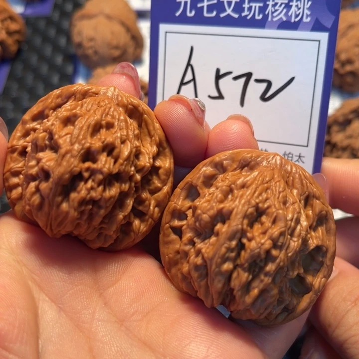 把件桃核42虎头A572