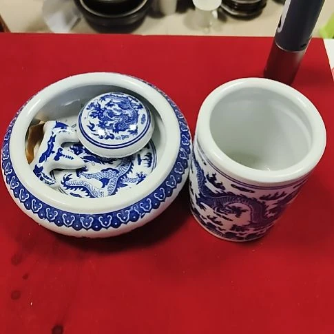 瓷片瓷片，摆件，都有微瑕疵，