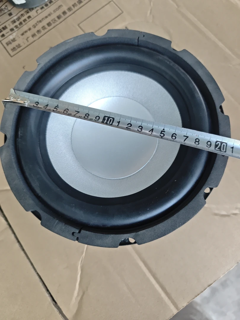 8新  8寸低音炮喇叭音箱喇叭一个的价格包邮，外观有瑕疵。