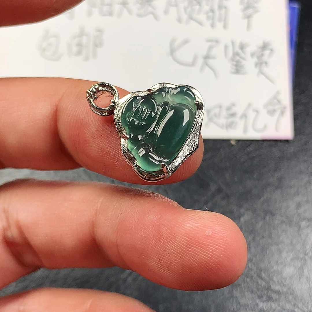 翡翠未镶嵌颈饰小佛公