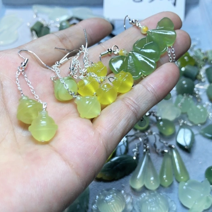 【闪购商品】蛇纹石玉耳环未镶嵌宁**水