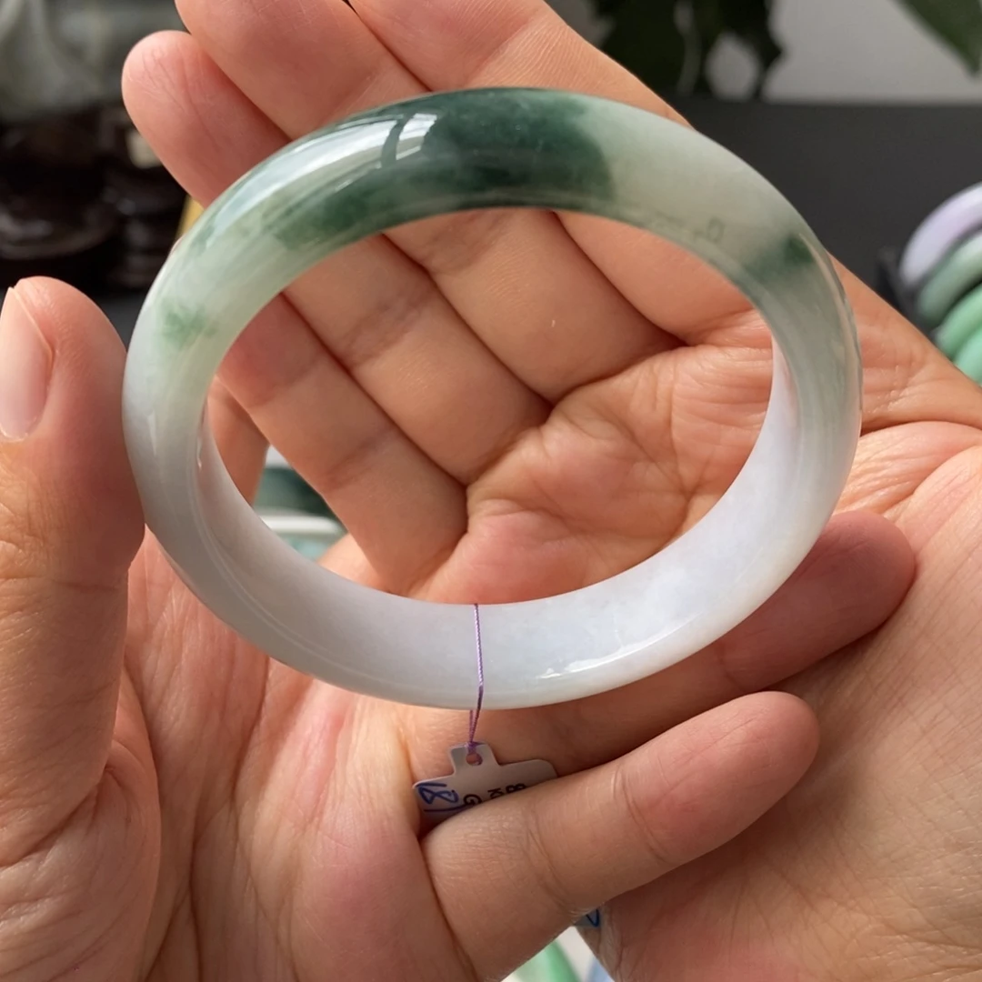 翡翠手镯未镶嵌天然