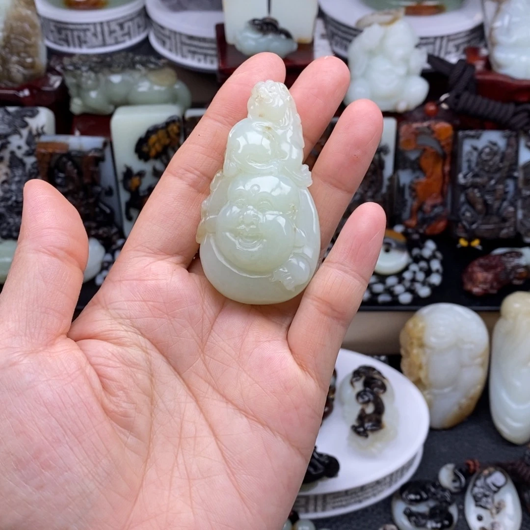 和田玉未镶嵌颈饰