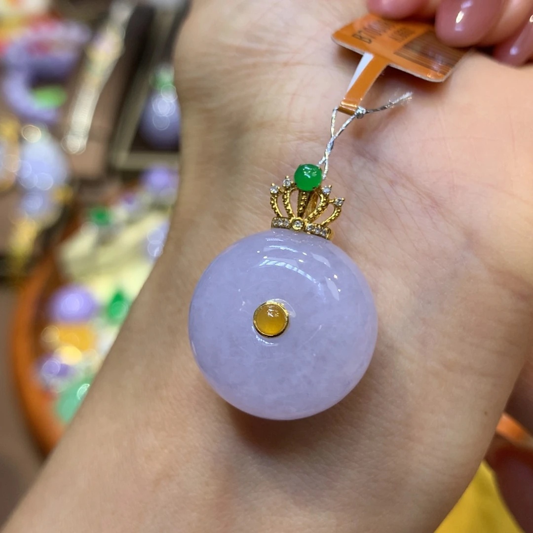 颈饰18K金镶嵌翡翠