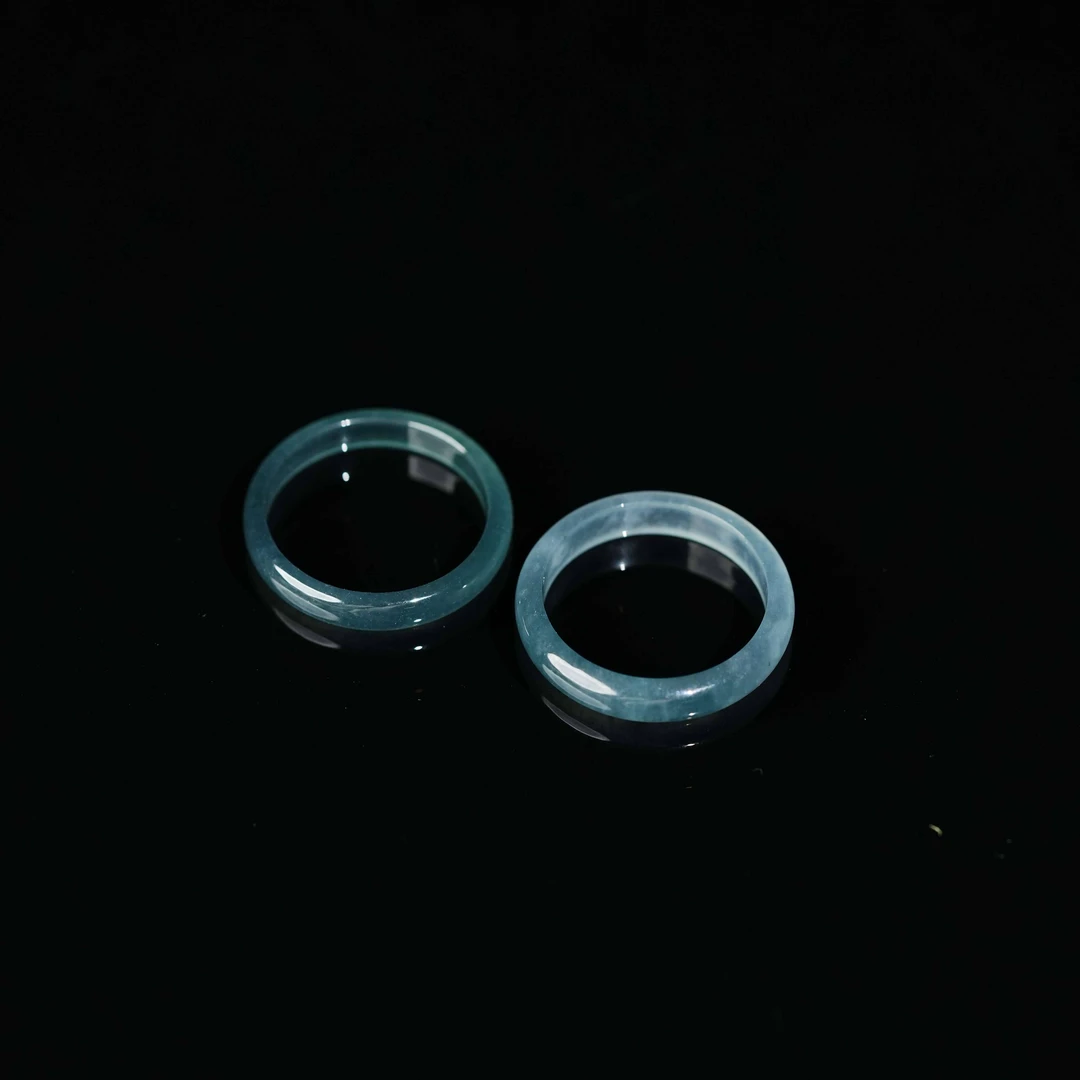 泽云金阙·天然冰底蓝水翡翠戒圈（危料） 多样性发一
