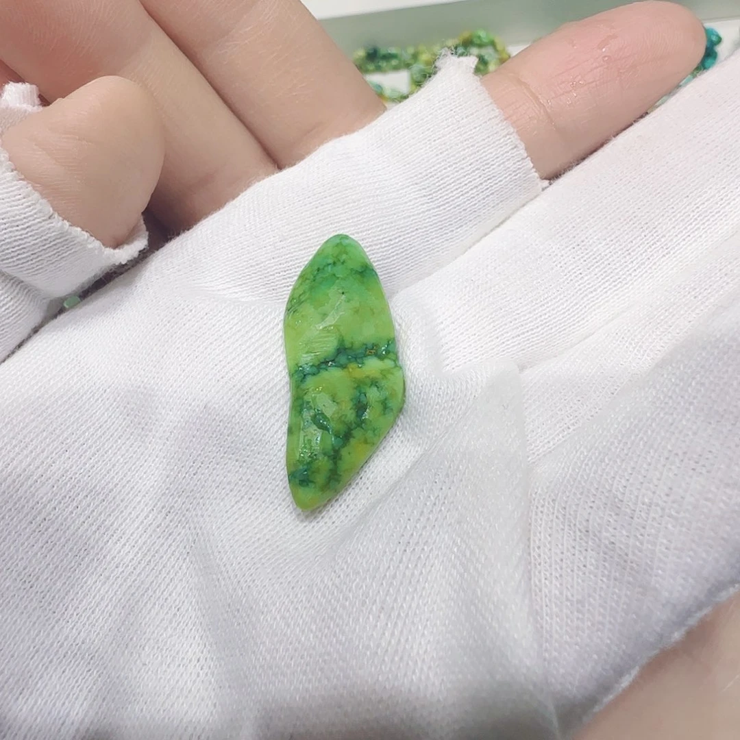 绿松石未镶嵌原矿绿松石