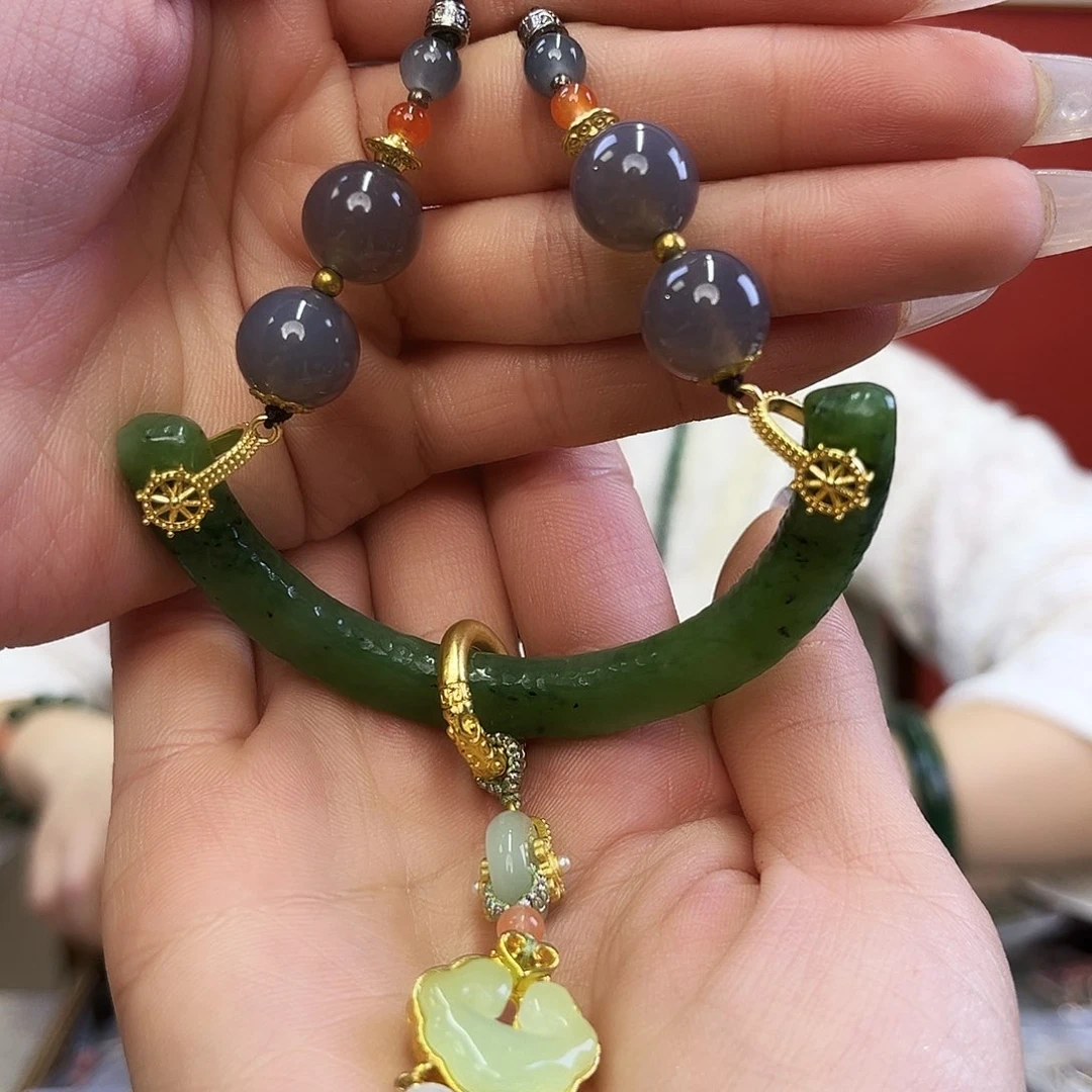 和田玉（碧玉）颈饰未镶嵌涓*玉衡