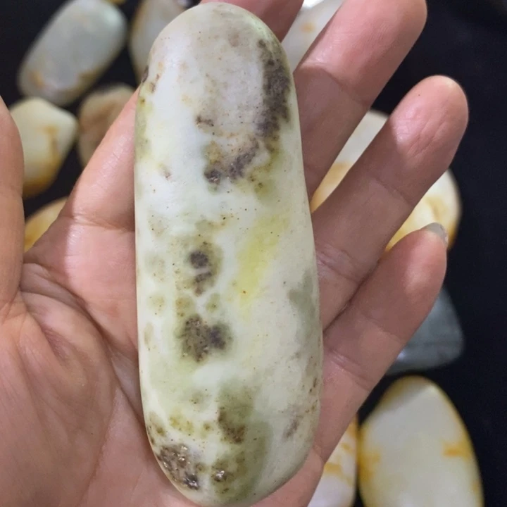 和田玉（糖玉）未镶嵌挂件